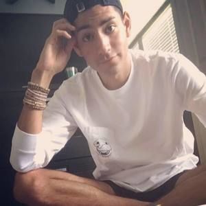 Meet your Posher, Jon